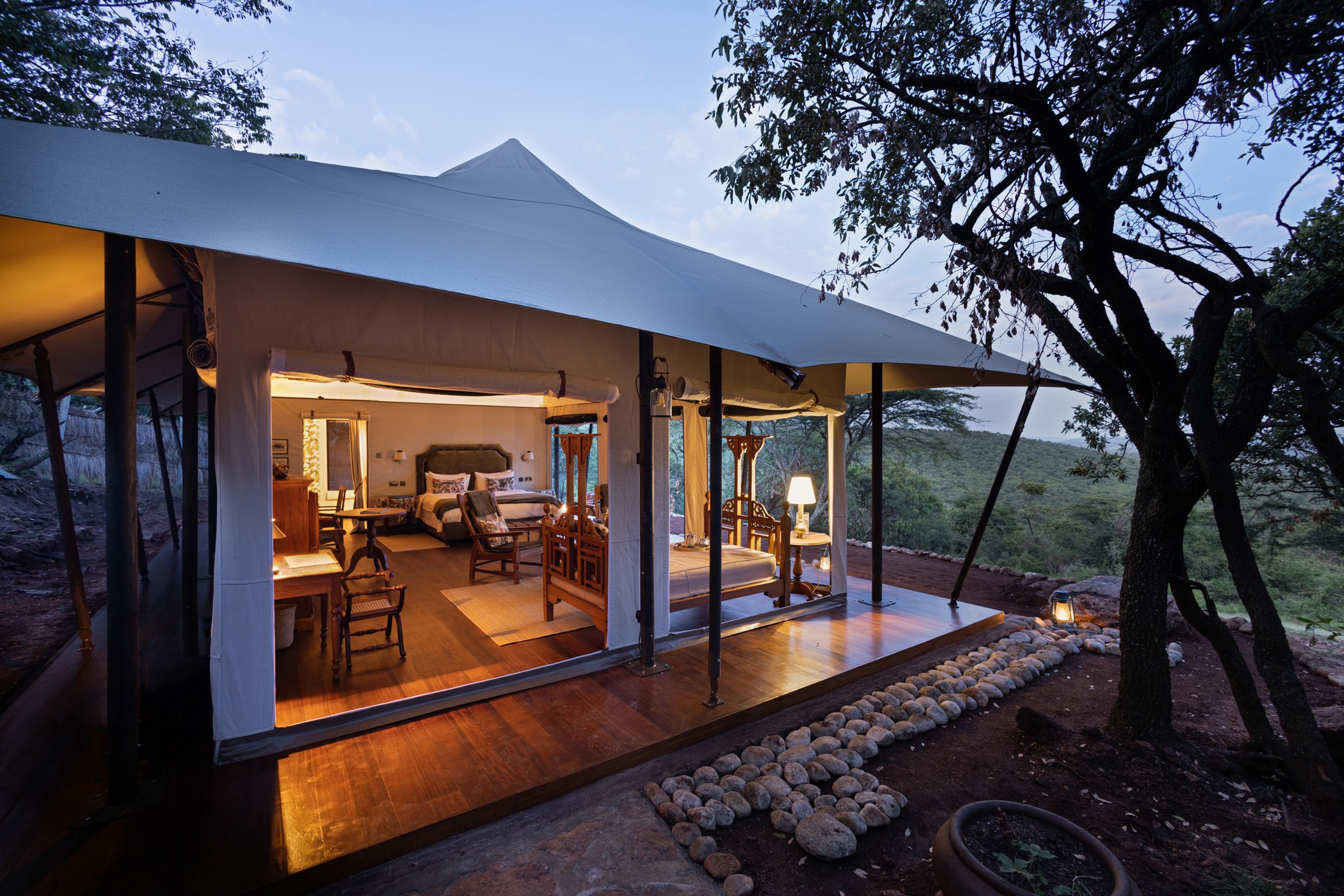 Kenya Safari on a Mid Budget vs Luxury — Which Is Right for You?